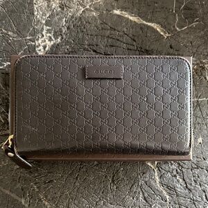 Gucci Chocolate Brown Leather Zip Wallet